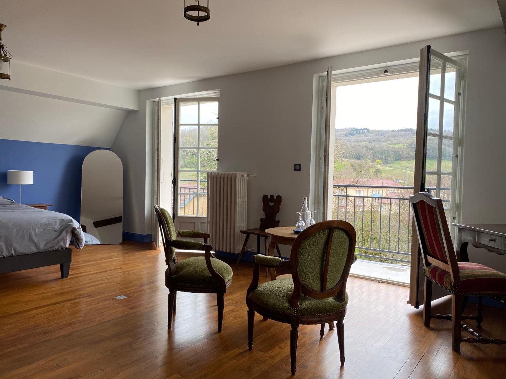 Longue Vue En Arbois Bed & Breakfast Exterior photo