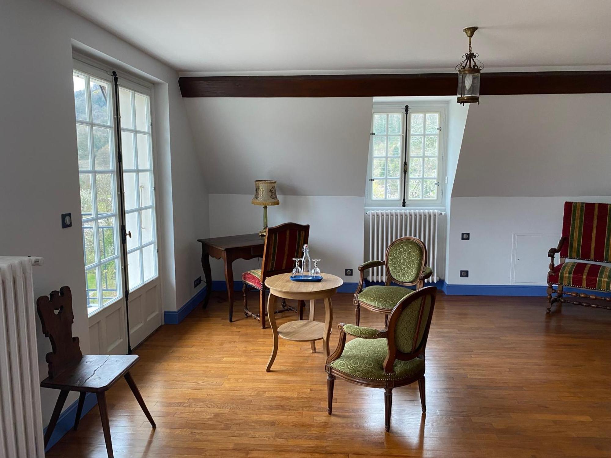 Longue Vue En Arbois Bed & Breakfast Exterior photo