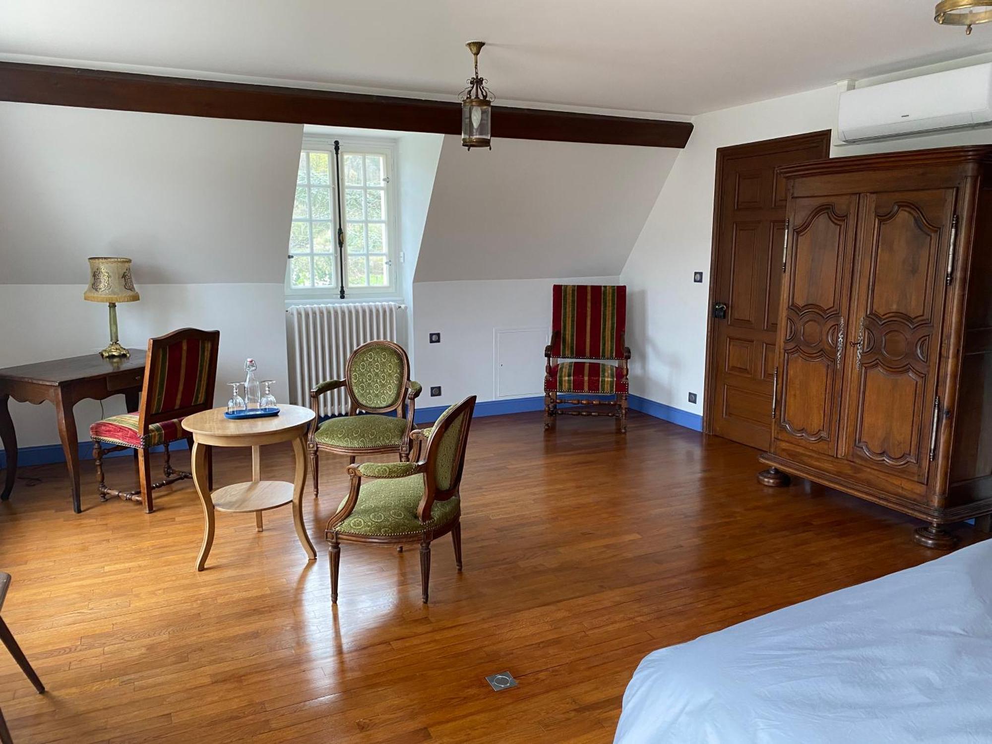 Longue Vue En Arbois Bed & Breakfast Exterior photo